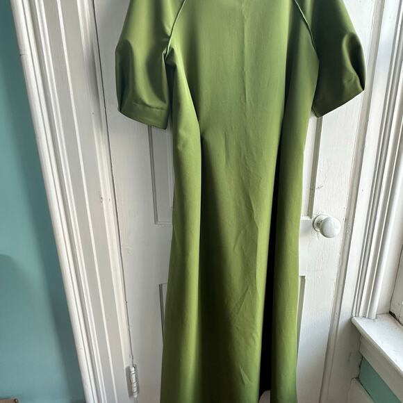 Bluzat Moda Urbana Dress Green Maxi Dress With Puff Sleeves NWOT - Picture 7 of 9
